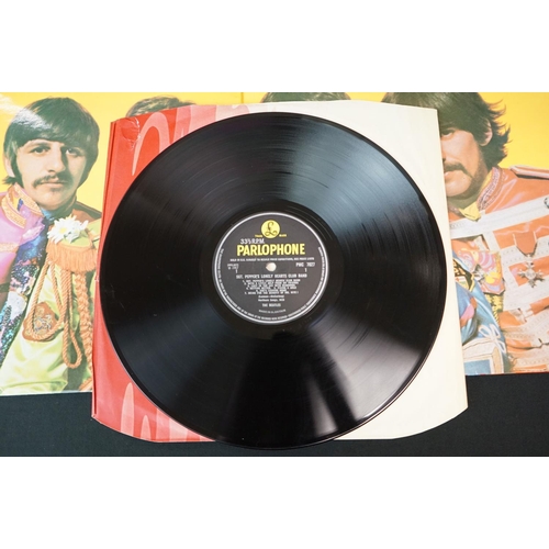 393 - Vinyl - The Beatles Sgt Pepper PMC 7027 mono, with Sold In UK and The Gramophone Co Ltd to label.  R... 