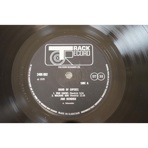 404 - Vinyl - Jimi Hendrix Band Of Gypsys on Track 2406 002 puppet sleeve, spindle marks to label.  Sleeve... 