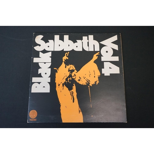 405 - Vinyl - 2 Black Sabbath LP's to include Paranoid on Vertigo 6360 011 third pressing vinyl with small... 