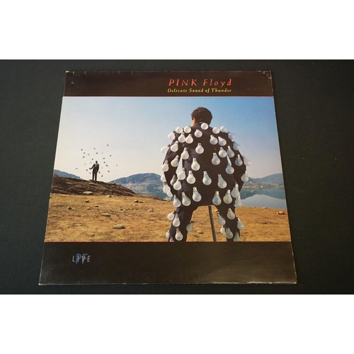 412 - Vinyl - 5 Pink Floyd LP's to include A Collection Of Great Dance Songs, A Momentary Lapse Of Reason,... 