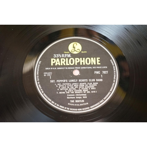 445 - Vinyl - The Beatles Sgt Pepper PMC 7027 mono.  The Gramophone Co Ltd and Sold In UK to label, matric... 