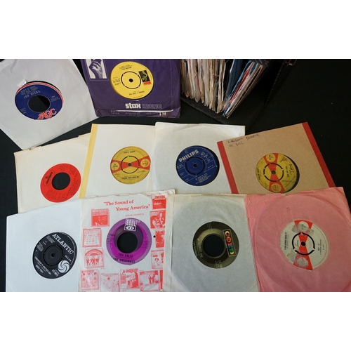 450 - Vinyl - Around 70 45s featuring Reggae, Soul, Funk etc featuring many on US labels, artists include ... 