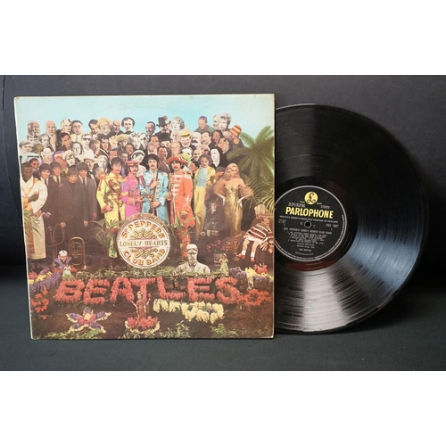 482 - Vinyl - The Beatles & Members 5 LP's to include Sgt Pepper with The Gramophone Co Ltd and Sold In UK... 