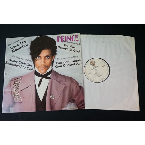 484 - Vinyl / Cassettes / Book - Prince 2 LP's to include Dirty Mind (WB56862) and Controversy (K 56950), ... 