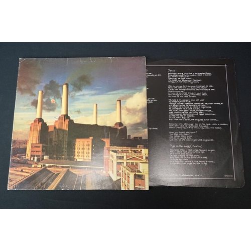 501 - Vinyl - 4 Pink Floyd LP's to include Dark Side Of The Moon (SHVL 804) 2 postcards / stickers and 1 p... 