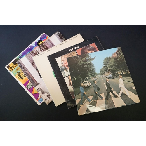 522 - Vinyl - 8 Beatles LP's to include 1962-66 & 1967-70 both black vinyl, Abbey Road with aligned apple ... 