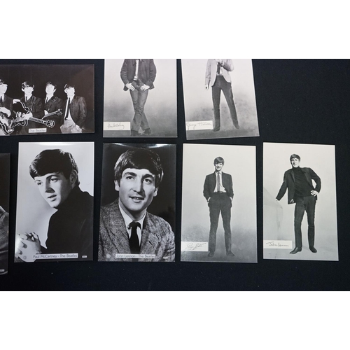 547 - Memorabilia - The Beatles National Newsletter Magazine Summer 1964.  32 pages, coupon cutout on page... 