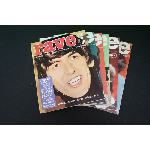 551 - Memorabilia - Rave Magazine - The first 11 copies No 1 to 11 to include The Beatles 007 cover for Is... 