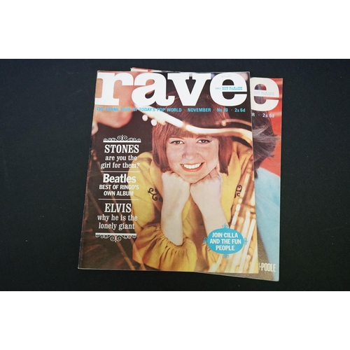 551 - Memorabilia - Rave Magazine - The first 11 copies No 1 to 11 to include The Beatles 007 cover for Is... 