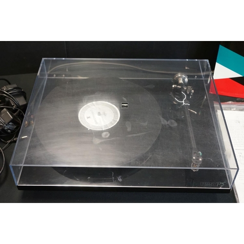 581 - Stereo Equipment - A Rega P3 Turntable along with a Rega Fono Mini. Rega Planar P3/24V fitted with G... 