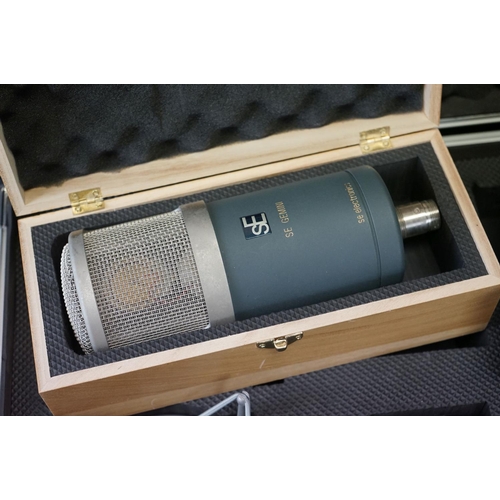 586 - Music Equipment - SE Electronics Gemini Condenser Microphone in original fitted case.  Includes micr... 