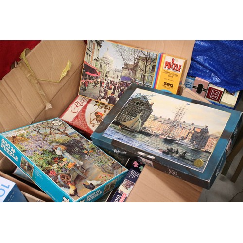 506a - Approx 80 jigsaw puzzles, many sealed, to include Ravensburger, Philmer, Falcon, King etc