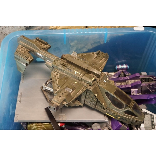 228 - Mega Bloks - Quantity of Halo Mega Bloks sets to include 96805 UNSC Rocket Warthog, 96833 UNSC Wolve... 