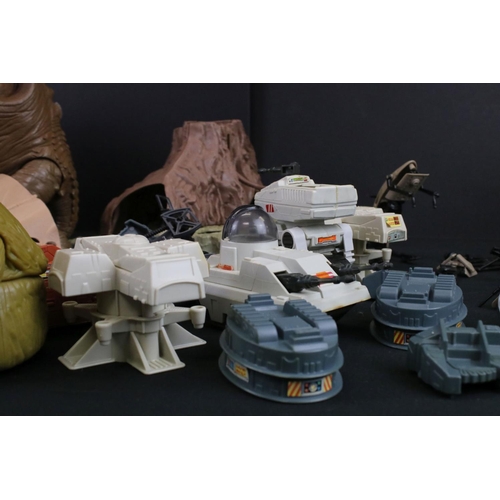 369 - Star Wars - 19 original items to include 2 x Scout Bikes, Ewok Assault Catapult, Ewok Combat Glider,... 