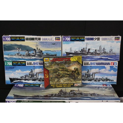 1337 - Eight boxed plastic model kits to include 5 x Tamiya 1/700 Water Line Series (Japanese Light Cruiser... 