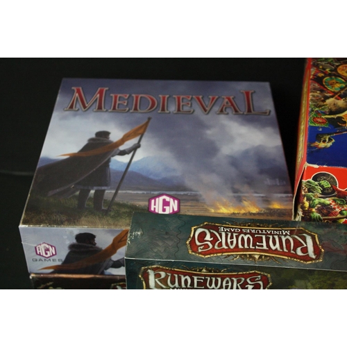 1408 - 13 Boxed war / fantasy gaming sets to include 4 x Games Workshop (sealed Battle of Skull Pass, 0352 ... 