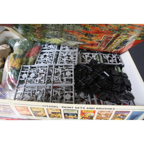 1408 - 13 Boxed war / fantasy gaming sets to include 4 x Games Workshop (sealed Battle of Skull Pass, 0352 ... 