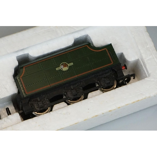 103 - Three boxed OO gauge locomotives to include Palitoy Mainline 37066 4-6-0 7P Rebuilt Patriot Class Lo... 