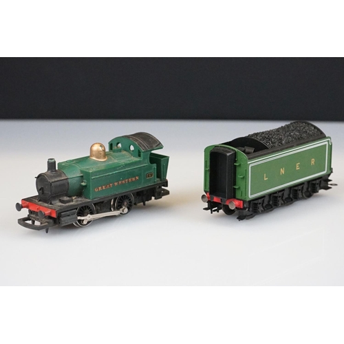 111 - Quantity of OO gauge model railway to include 4 x locomotives (2 x Hornby GWR 43005, Hornby GWR 101 ... 