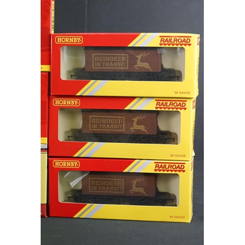 33 - Ex shop stock - 31 Boxed Hornby OO gauge items of rolling stock 3 x R40132A, 3 x R40131, 4 x R40124,... 