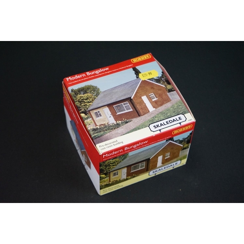 38 - Ex shop stock - Nine boxed Hornby OO gauge Skaledale trackside buildings to include 2 x R7264 The Ol... 