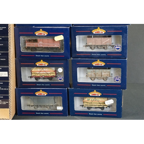 55 - 40 Boxed Bachmann OO gauge items of rolling stock to include wagons & vans featuring many Blue Riban... 