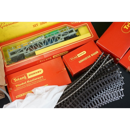 130 - Boxed Hornby Dublo Set 2006 0-6-0 Tank Goods Train with locomotive & 3 x items of rolling stock plus... 