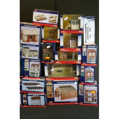 60 - Around 40 Bachmann Scenecraft OO gauge model railway trackside buildings and accessories to include ... 