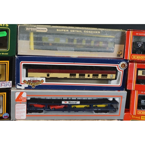 66 - 18 Boxed OO gauge items of rolling stock to include 6 x Hornby, 2 x Hornby Dublo, 3 x Dapol, 3 x Bac... 