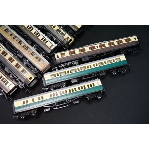 69 - 17 OO gauge items of rolling stock, all various coaches mainly featuring Hornby examples