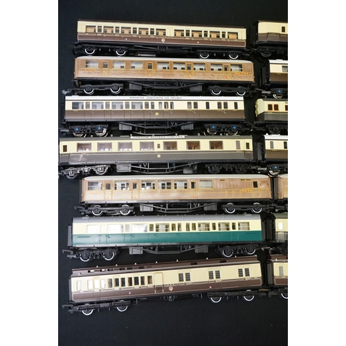 69 - 17 OO gauge items of rolling stock, all various coaches mainly featuring Hornby examples