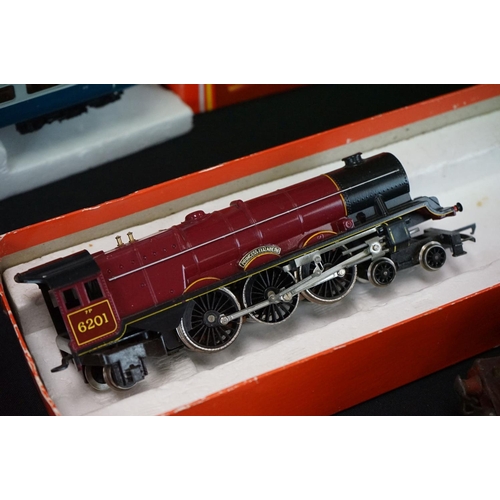 75 - Quantity of OO gauge model railway to include 6 x Hornby & Triang locomotives featuring Princess Eli... 