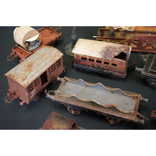 76 - Quantity of heavily play worn/rusted Hornby O gauge model railway to include George The Fifth locomo... 