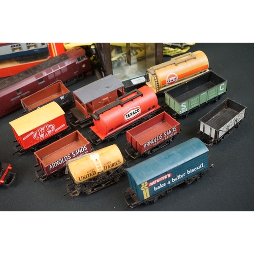 81 - Quantity of Hornby OO gauge model railway to include boxed R337 BR Class 29 Diesel (blue livery), 3 ... 