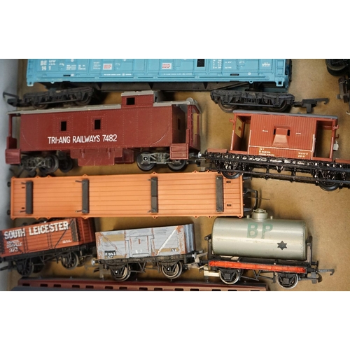 97 - Collection of 24 OO gauge items of rolling stock to include Grafar, Triang, Lima, Hornby etc featuri... 