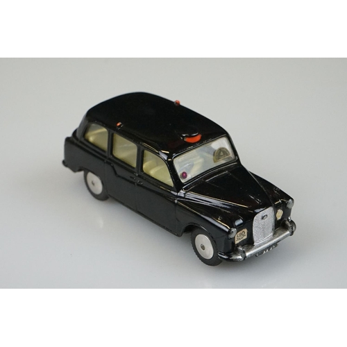 1047 - Boxed Corgi 418 Austin Taxi diecast model, diecast vg, box gd overall with edge wear