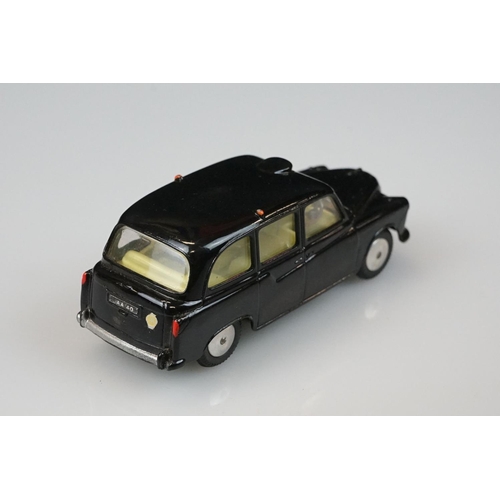 1047 - Boxed Corgi 418 Austin Taxi diecast model, diecast vg, box gd overall with edge wear