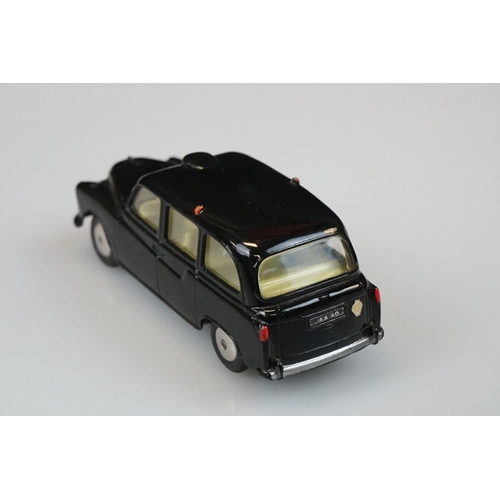 1047 - Boxed Corgi 418 Austin Taxi diecast model, diecast vg, box gd overall with edge wear