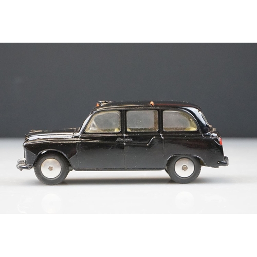 1047 - Boxed Corgi 418 Austin Taxi diecast model, diecast vg, box gd overall with edge wear