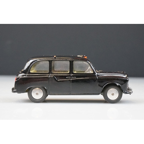 1047 - Boxed Corgi 418 Austin Taxi diecast model, diecast vg, box gd overall with edge wear