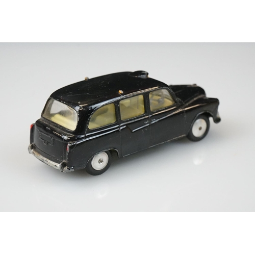 1059 - Two boxed Dinky diecast models to include 265 Plymouth USA Taxi & 283 BOAC Coach, diecast vg with so... 