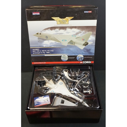 1084 - Two Boxed Corgi Aviation Archive 1:72 limited edition diecast models with COAs to include AA38601 BA... 