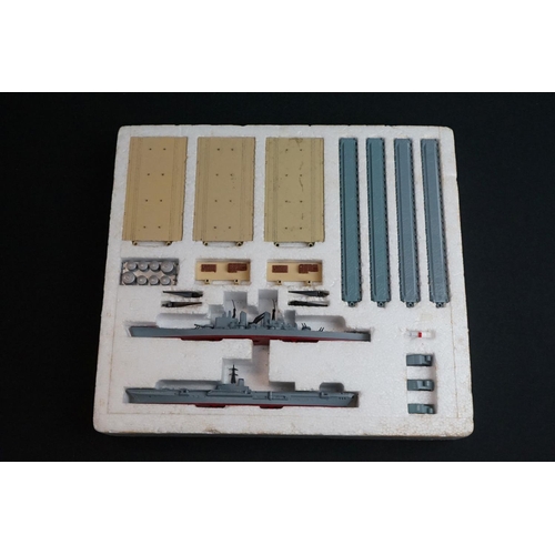 1103 - Six boxed Triang Minic Ships sets to include 2 x M906 Naval Harbour Set, M904 Fleet Anchorage (near ... 