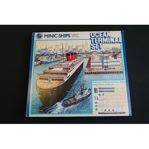 1103 - Six boxed Triang Minic Ships sets to include 2 x M906 Naval Harbour Set, M904 Fleet Anchorage (near ... 