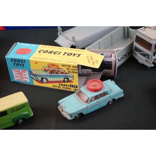 1115 - 15 Boxed diecast models to include 6x Corgi (including Corgi Classic 06801 VW Camper, 236 Motor Scho... 