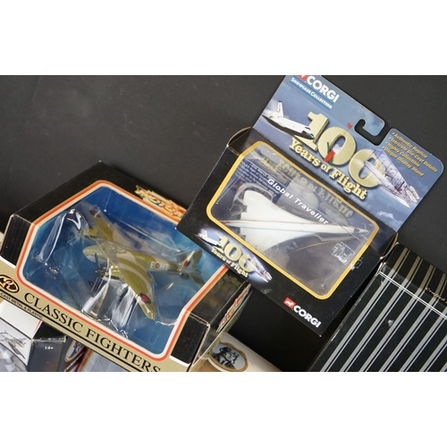 1121 - 22 Carded and boxed diecast models to include 14 x Zylmex Dyna-Flites military aircraft, 4 x Matchbo... 