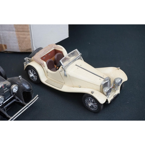 1167 - Boxed Franklin Mint Silver Ghost diecast model with certificate and paperwork, damaged windscreen, p... 