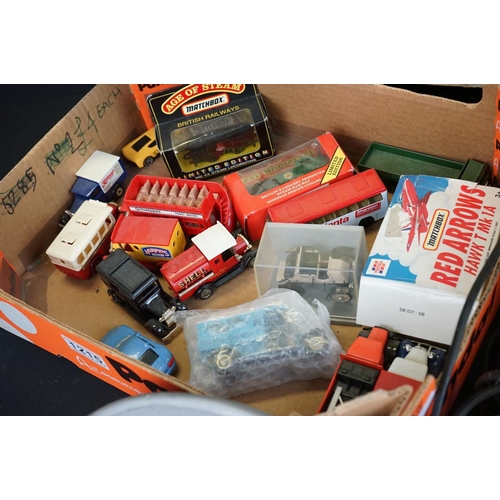 1215 - Quantity of unboxed diecast models to include Matchbox & Lledo plus 3 x boxed Matchbox diecast model... 