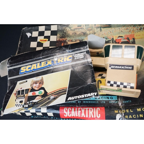 1216 - Collection of Scalextric to include 8 x slot cars, track, figures, Grandstand, boxed Autostart etc