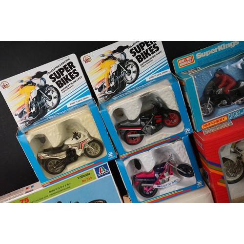 1230 - 14 Boxed / cased motorcycle models to include Britains Speedway 9684 (dented window), 6 x Zylmex Sup... 